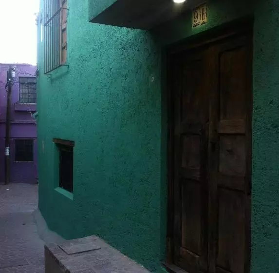 Hotel Del Color
