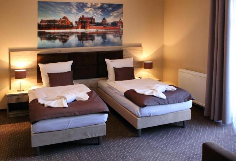 בית מלון כפרי Piast Przy Zamku