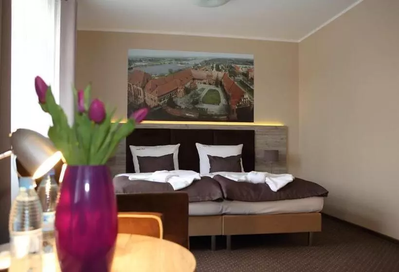 Hotel Piast Przy Zamku