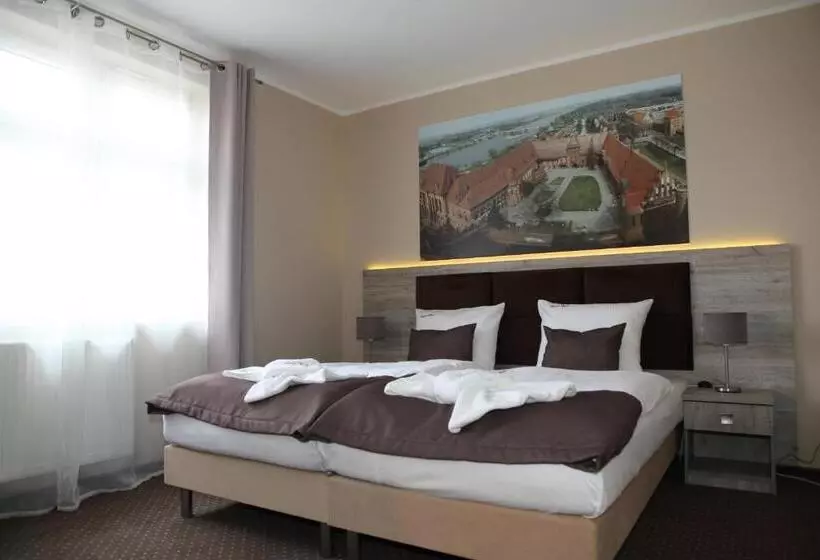 Hotel Piast Przy Zamku