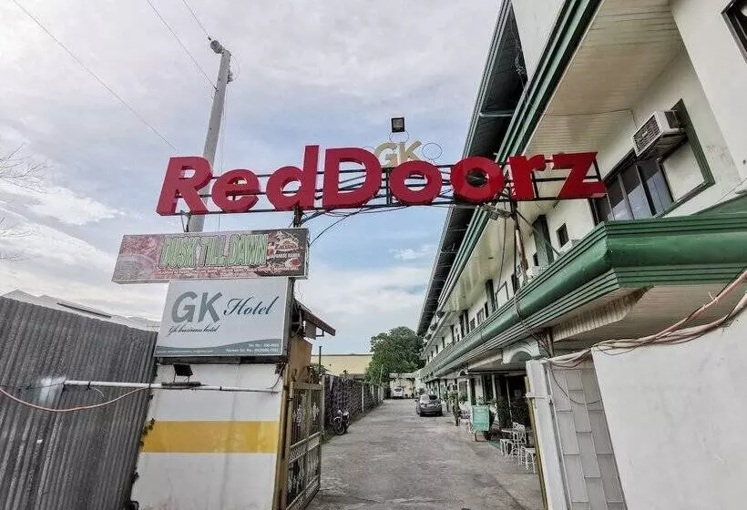 هتل Reddoorz Near Damosa Lanang Davao