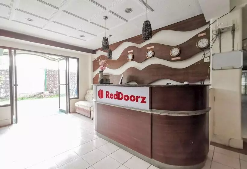 هتل Reddoorz Near Damosa Lanang Davao