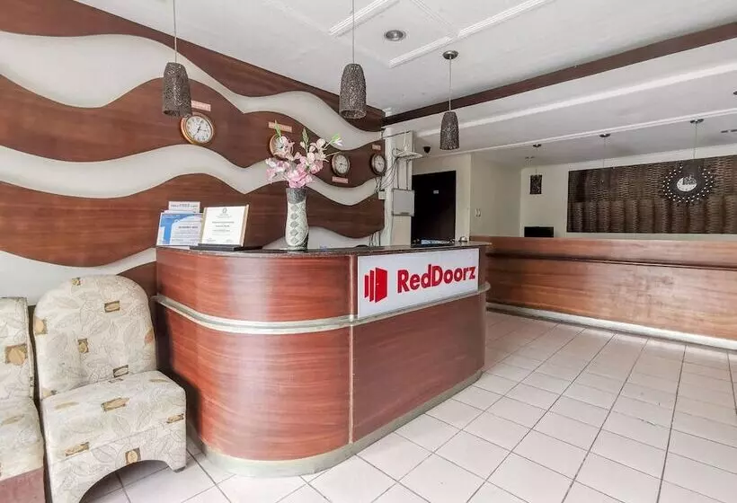 هتل Reddoorz Near Damosa Lanang Davao