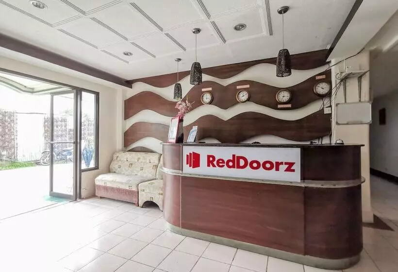 هتل Reddoorz Near Damosa Lanang Davao