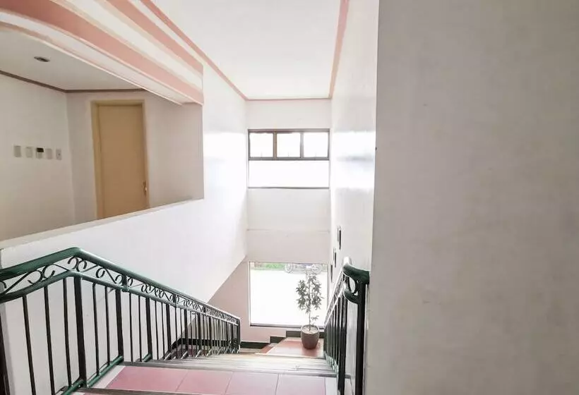 هتل Reddoorz Near Damosa Lanang Davao