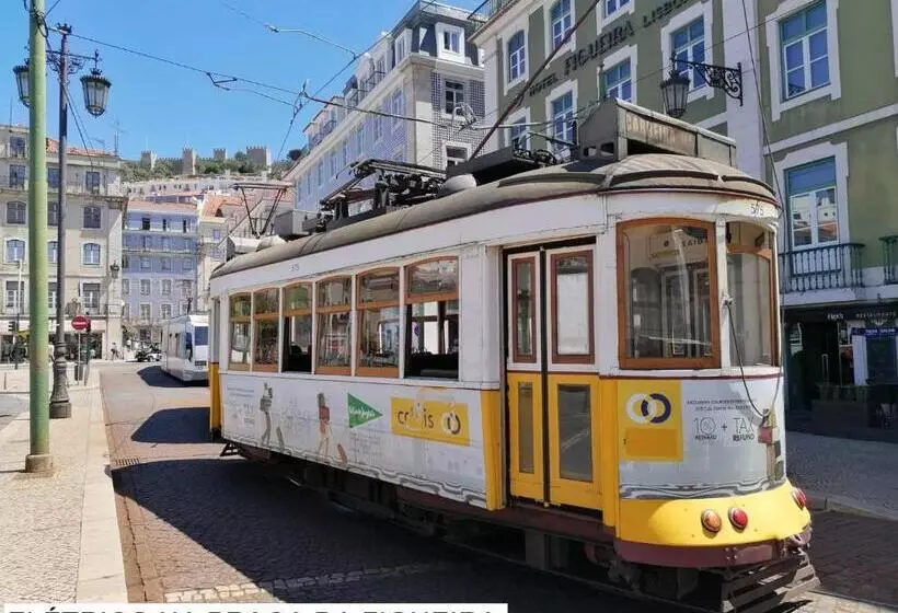 پانسیون Chiado Open World Hostel