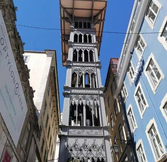 پانسیون Chiado Open World Hostel