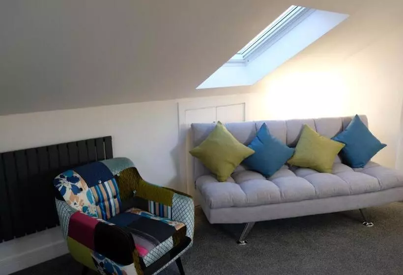 پانسیون Rosemary House Accommodation Nr Chew Valley