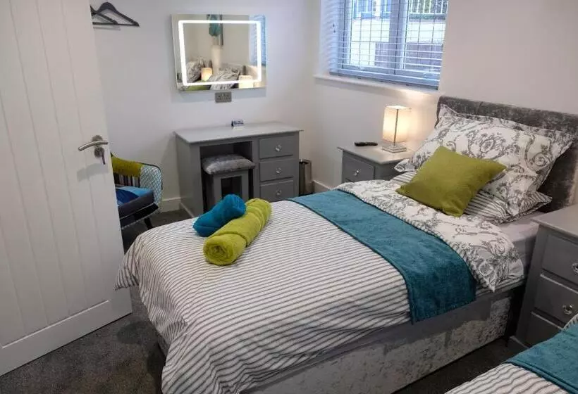 پانسیون Rosemary House Accommodation Nr Chew Valley