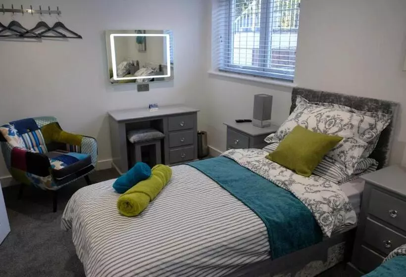 پانسیون Rosemary House Accommodation Nr Chew Valley