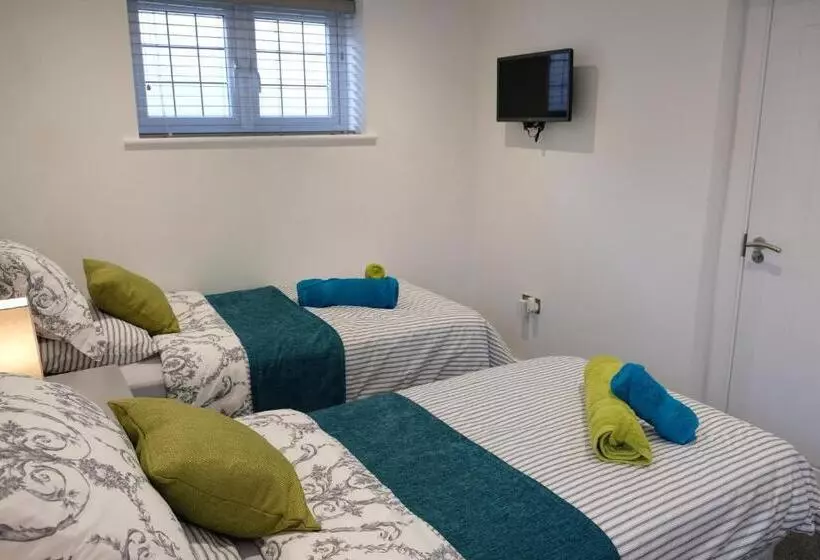 پانسیون Rosemary House Accommodation Nr Chew Valley