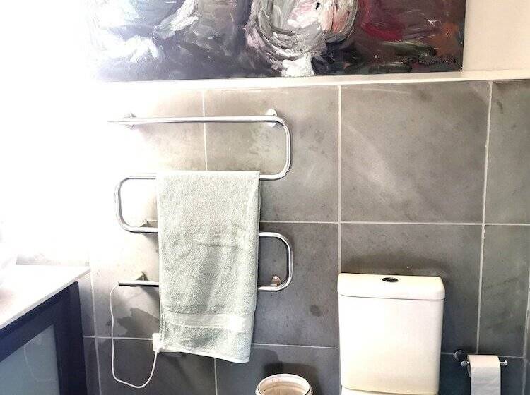 بنسيون Stylish Comfortable Central Artists Home