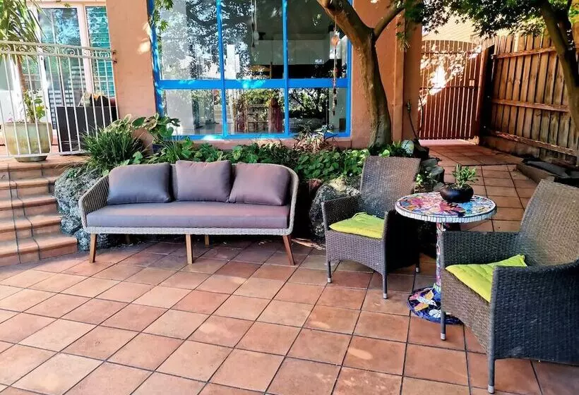 Majatalo Stylish Comfortable Central Artists Home