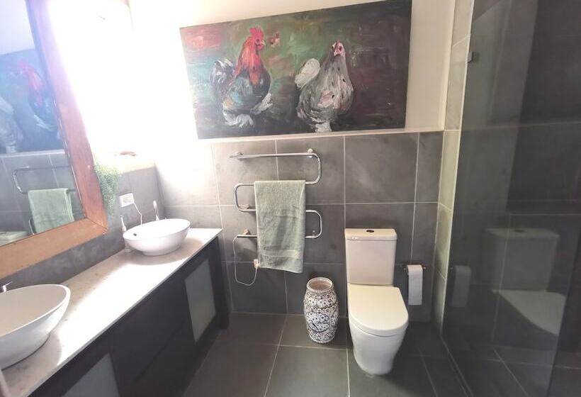 بنسيون Stylish Comfortable Central Artists Home