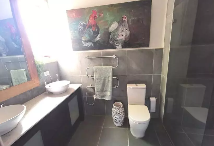 Majatalo Stylish Comfortable Central Artists Home