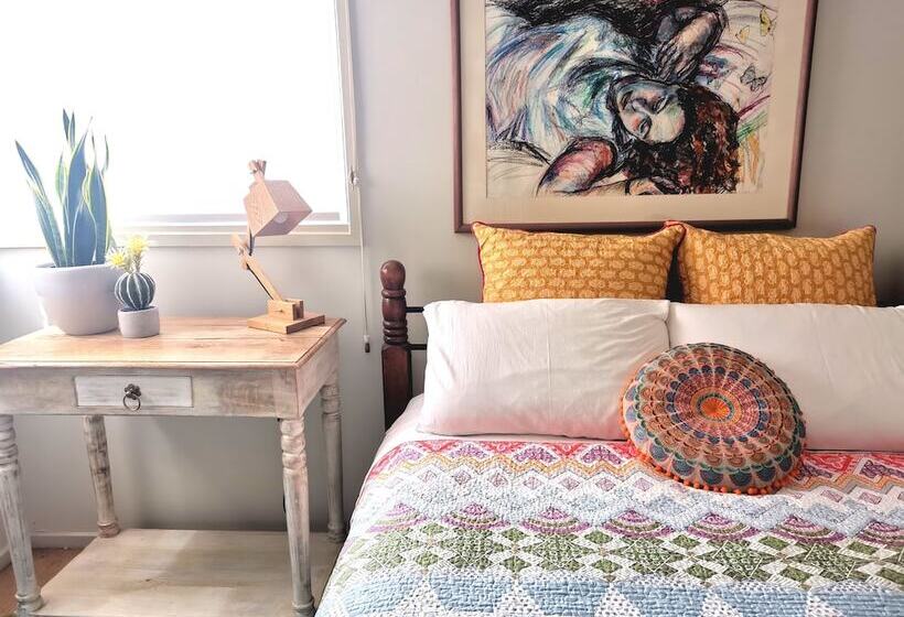 بنسيون Stylish Comfortable Central Artists Home