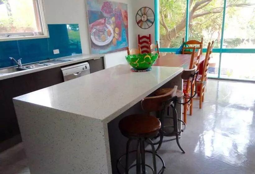 Majatalo Stylish Comfortable Central Artists Home