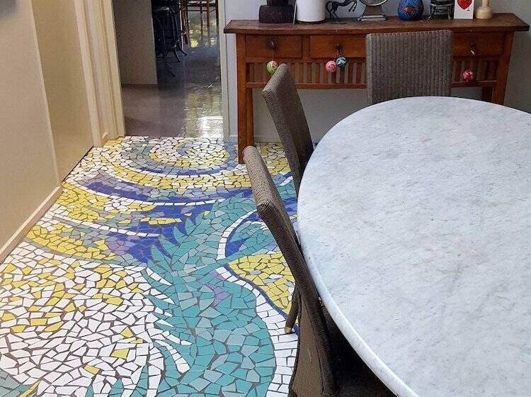 بنسيون Stylish Comfortable Central Artists Home