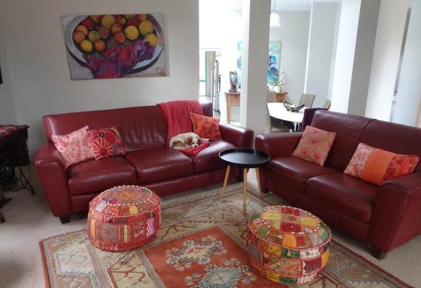 بنسيون Stylish Comfortable Central Artists Home