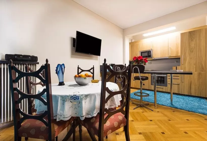 3 Bedrooms Apartment Under Acropolis