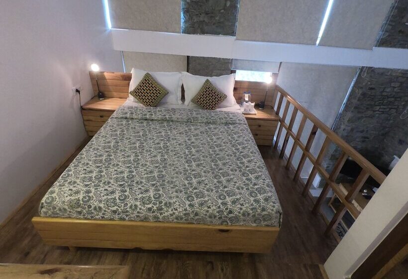 Aamod Monolith Resort Bhimtal