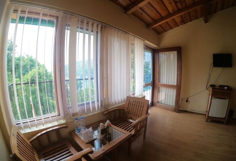 Aamod Monolith Resort Bhimtal