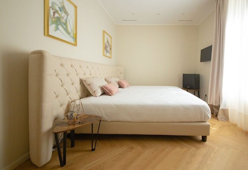 تختخواب و صبحانه Casa Vittoria Napoli Santa Lucia