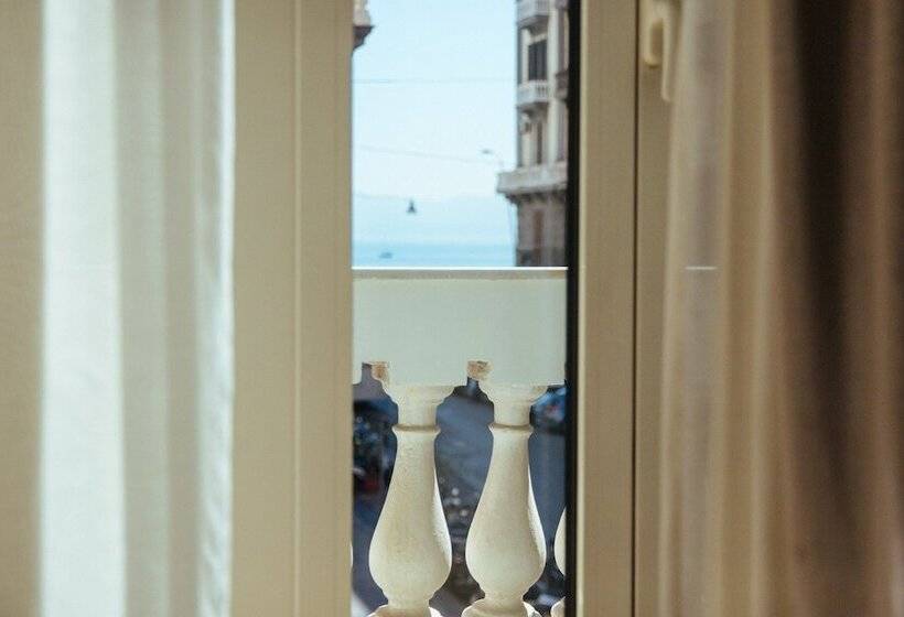 تختخواب و صبحانه Casa Vittoria Napoli Santa Lucia