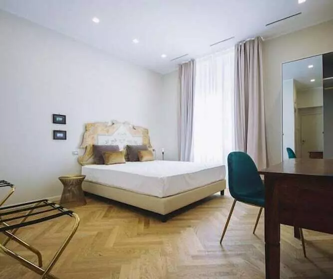 تختخواب و صبحانه Casa Vittoria Napoli  Santa Lucia