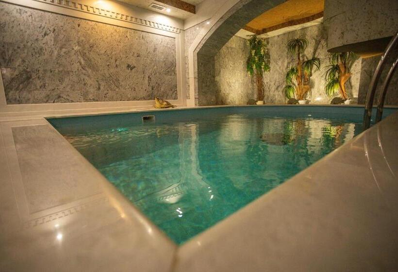 هتل Mandarin Clubhouse