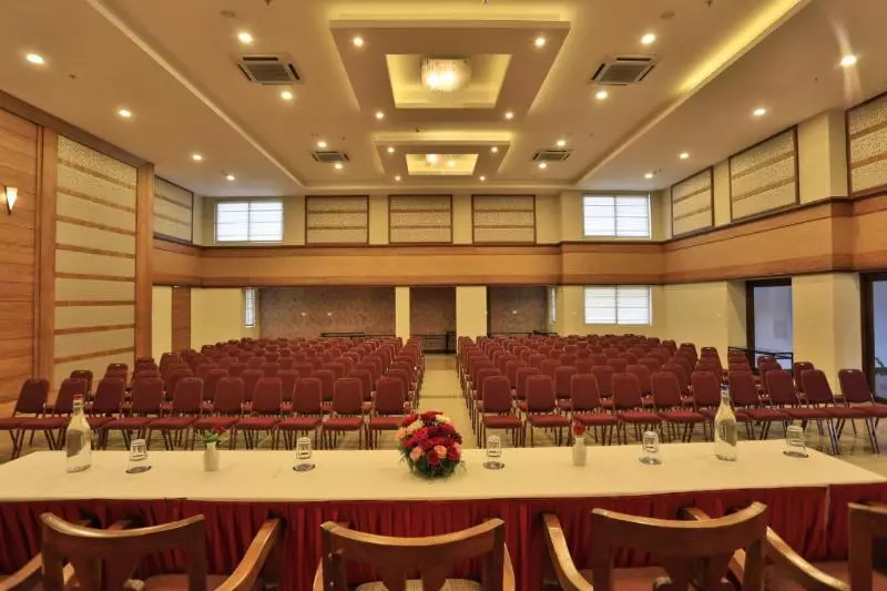 ホテル Sterling Thekkady