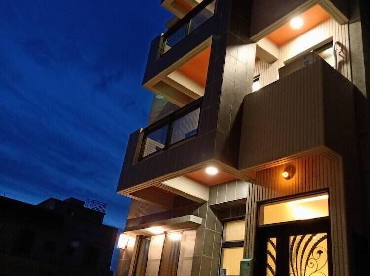 پانسیون Happy Fish