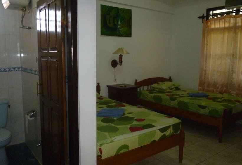 Pensjonat Pondok Santhi Homestay