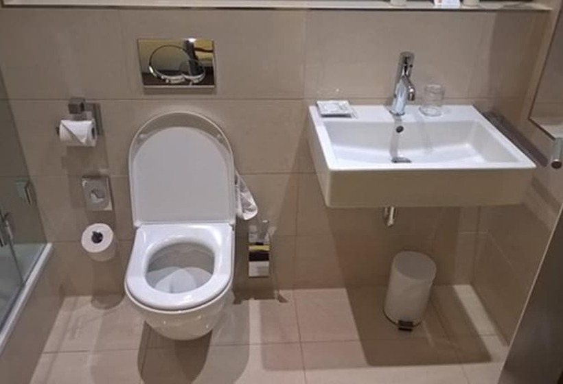 هتل Aerocity Golden