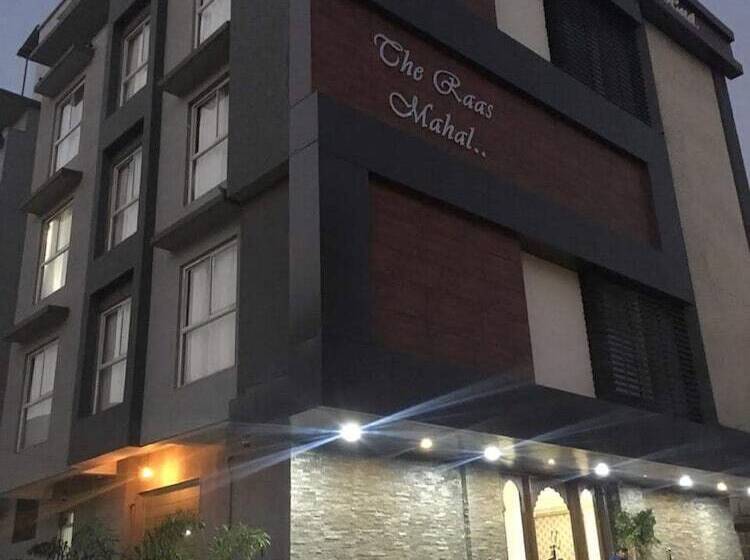 בית מלון כפרי The Raas Mahal