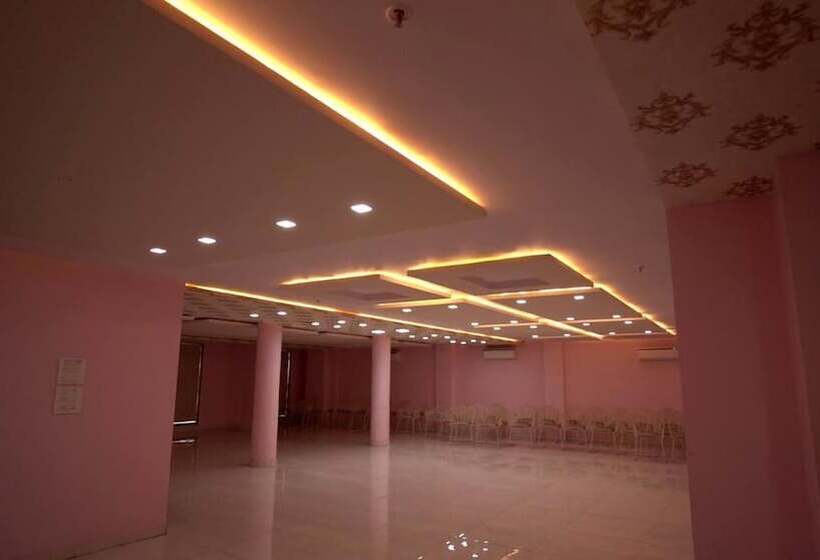 בית מלון כפרי The Raas Mahal