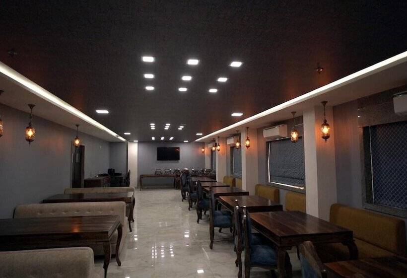 בית מלון כפרי The Raas Mahal