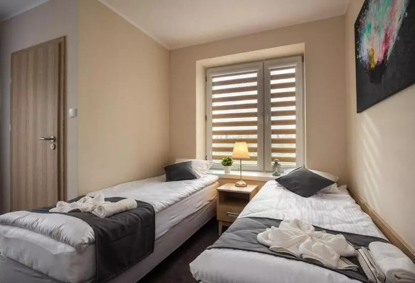 Hotelli Astoria Fly Modlin Airport