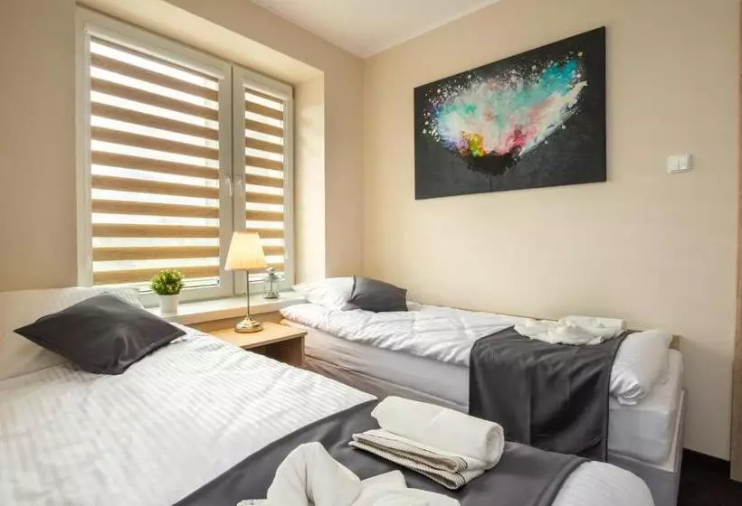 Hotelli Astoria Fly Modlin Airport