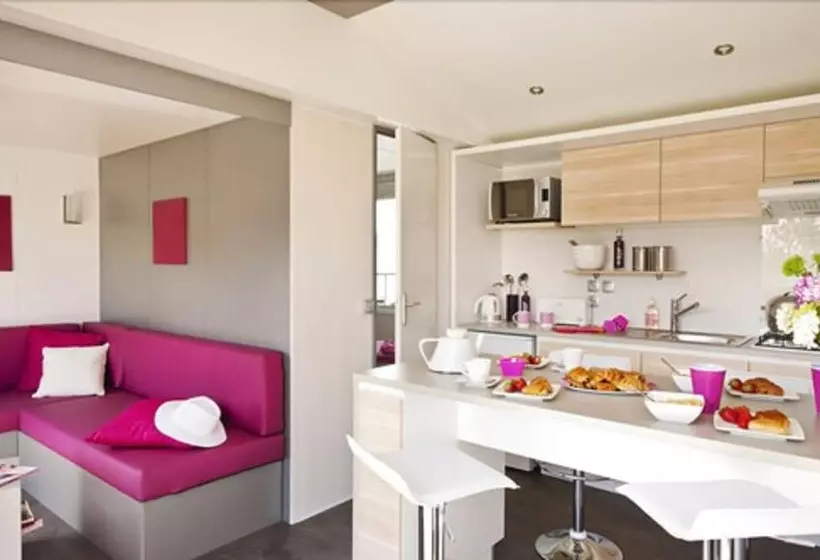 Hotelli Camping Les  îles Du Grand Large