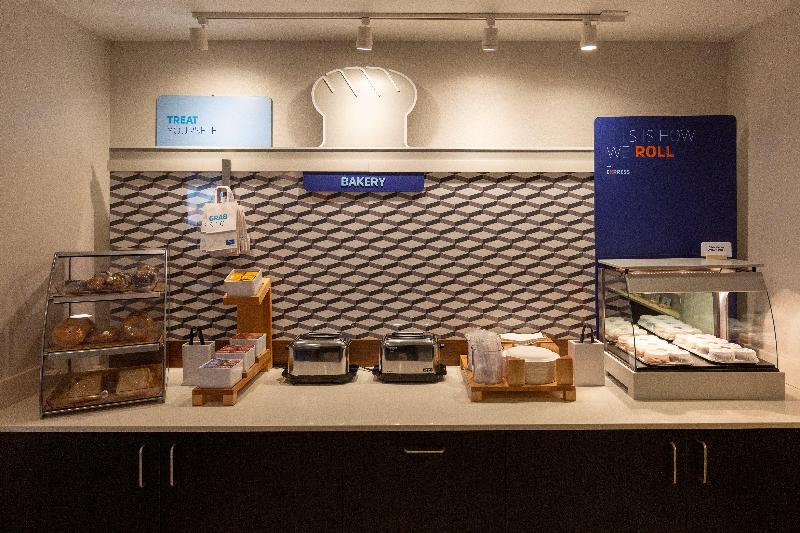 فندق Holiday Inn Express & Suites Kingfisher By Ihg