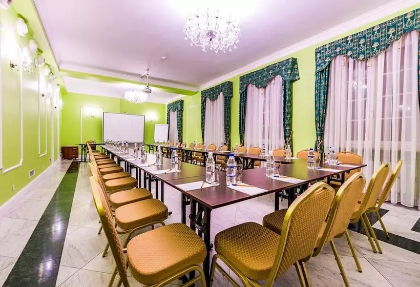 ホテル Sobienie Krolewskie