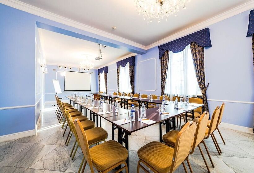 בית מלון כפרי Sobienie Krolewskie