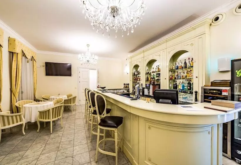 ホテル Sobienie Krolewskie