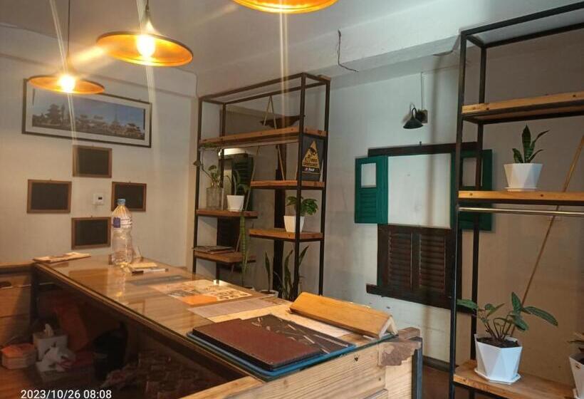 تختخواب و صبحانه Mangal Chhen