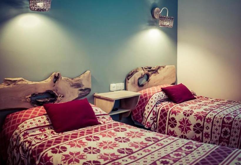 پانسیون Hostal Rural Sant Climent