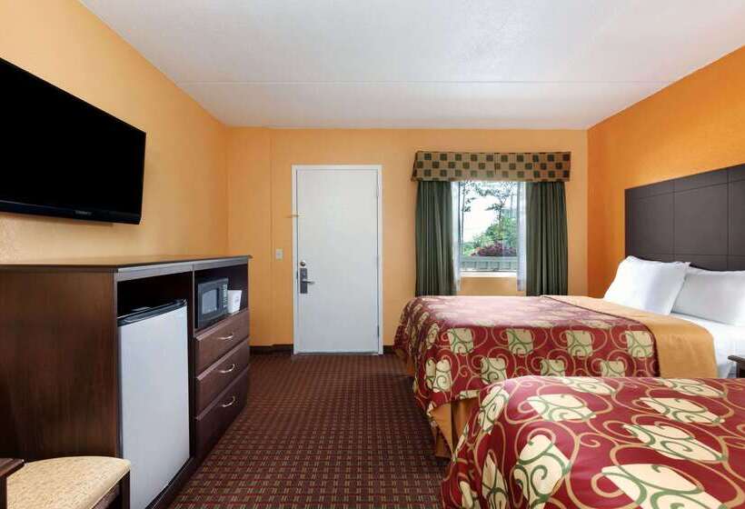 Days Inn By Wyndham Queensbury/lake George