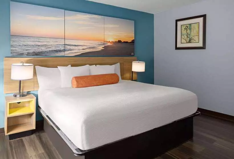 Days Inn By Wyndham Queensbury/lake George