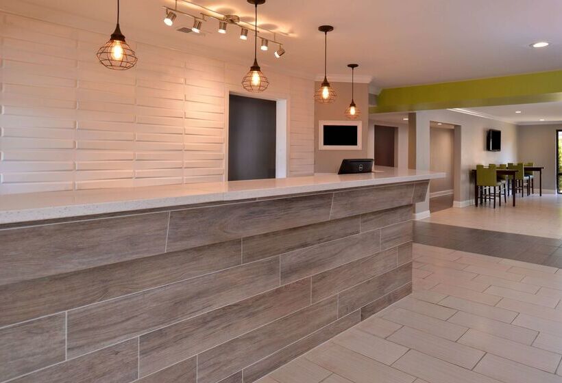 فندق Americas Best Value Inn Memphis Airport