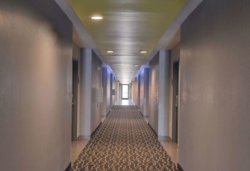 فندق Americas Best Value Inn Memphis Airport